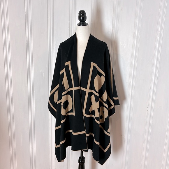 New RABE reversible tan & black poncho - Picture 6 of 9